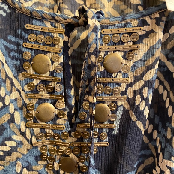 Blouse - Picture 2 of 5